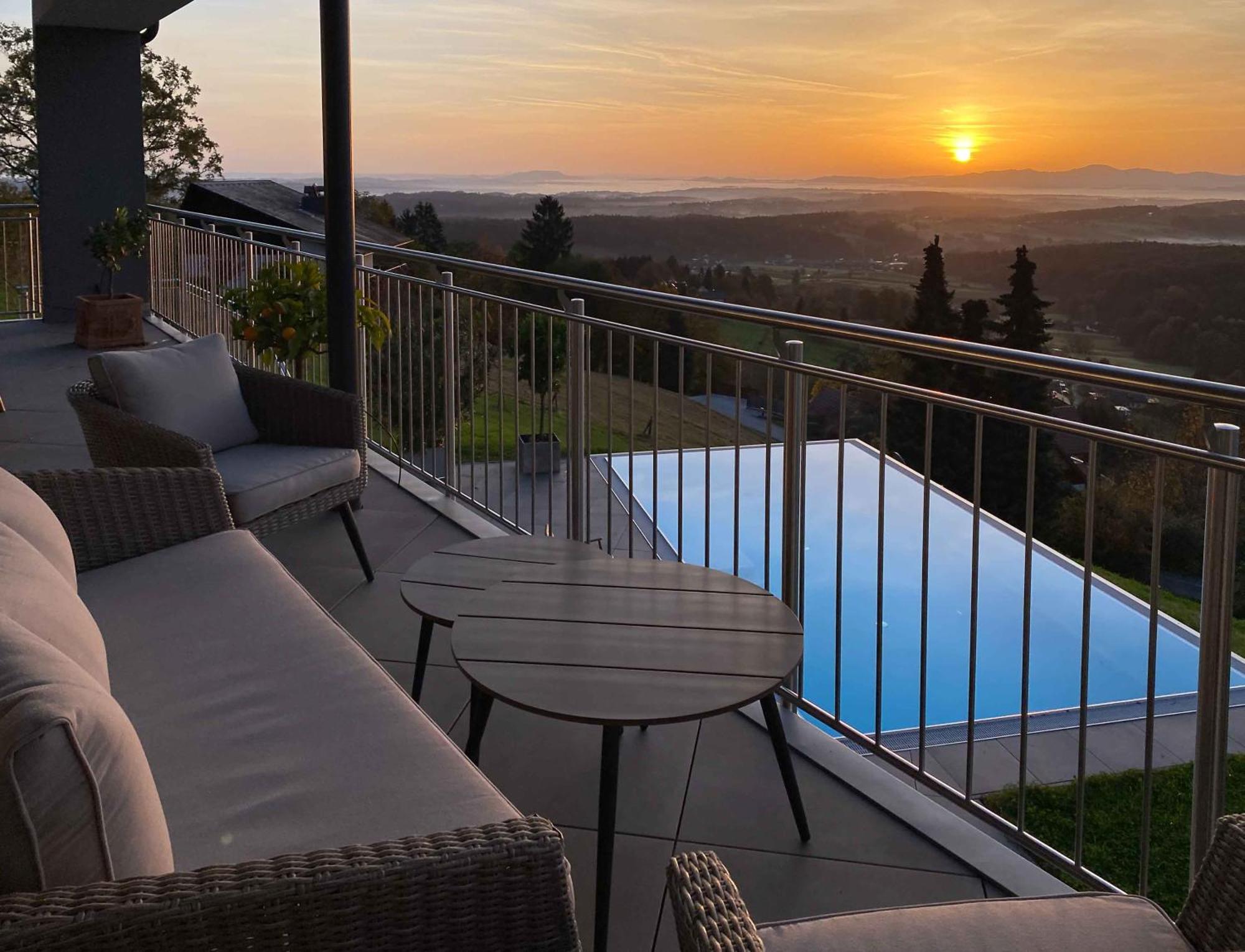 Greim15 --- Ganzes Mit Fernsicht, Pool, Wellness Ferienhaus *