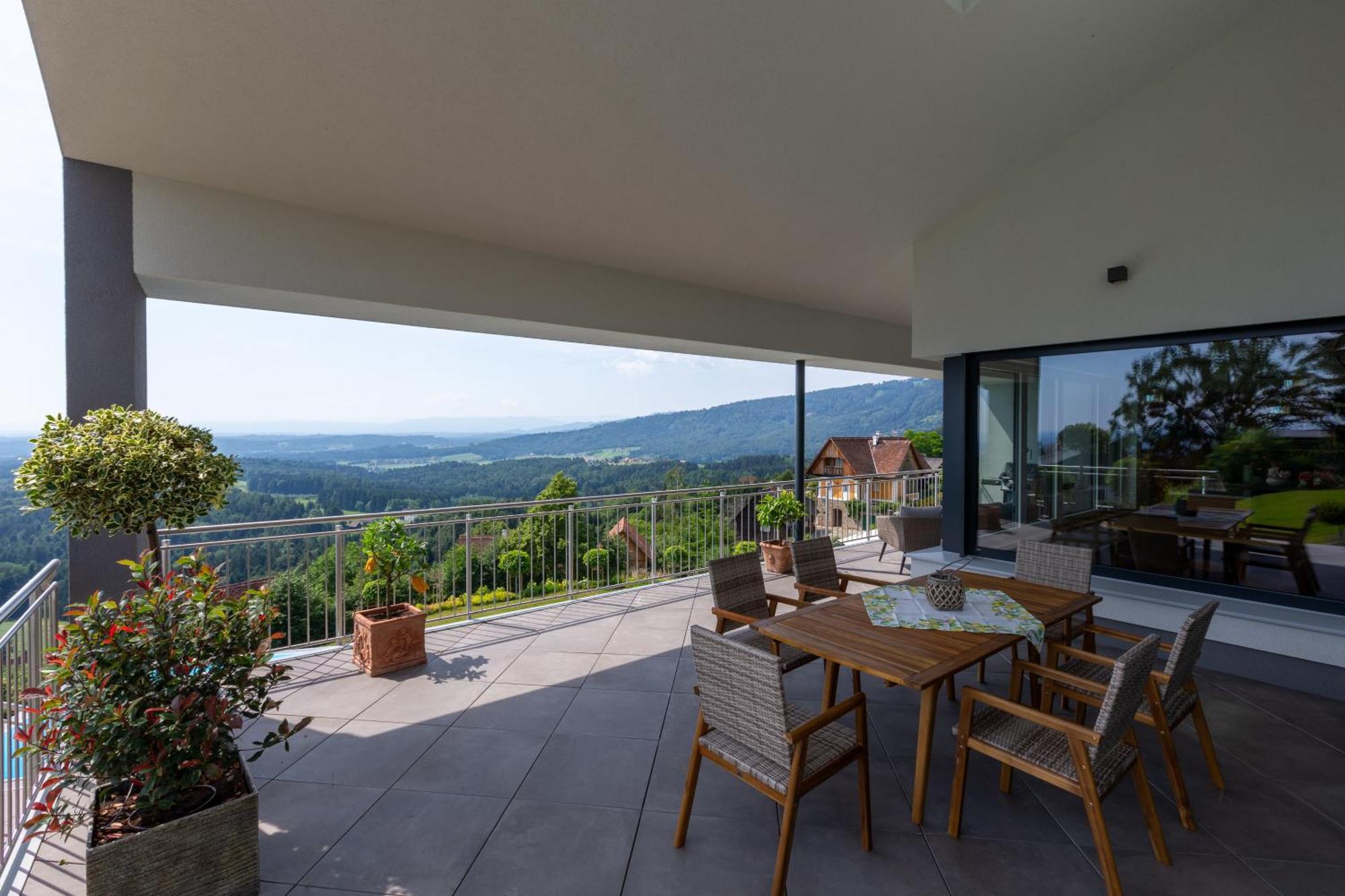 Ferienhaus Greim15 --- Ganzes Mit Fernsicht, Pool, Wellness *